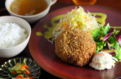Housemade Minced Cutlet の商品画像